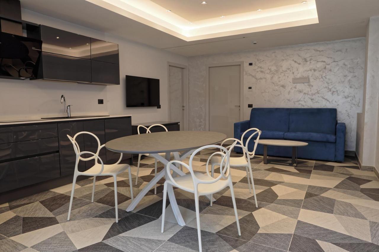 Elegance Riccione Aparthotel Exteriör bild
