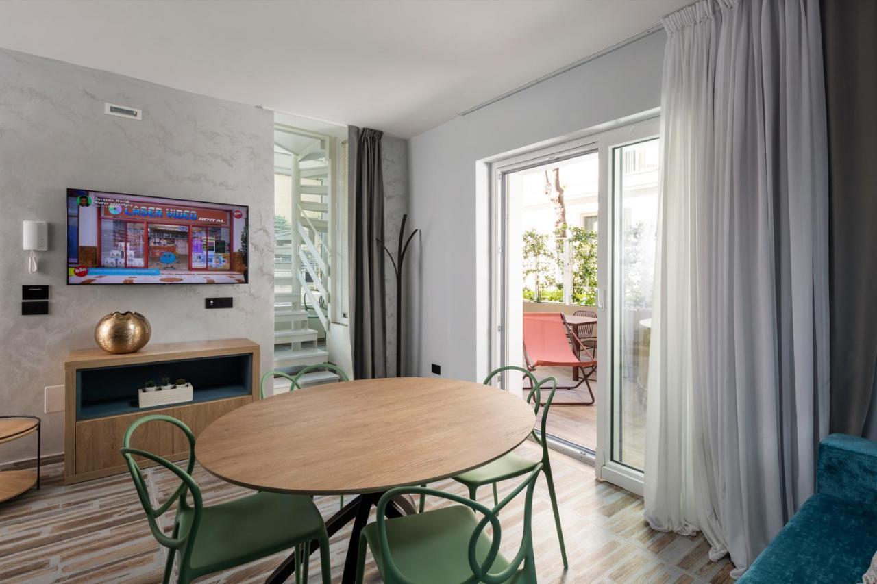 Elegance Riccione Aparthotel Exteriör bild
