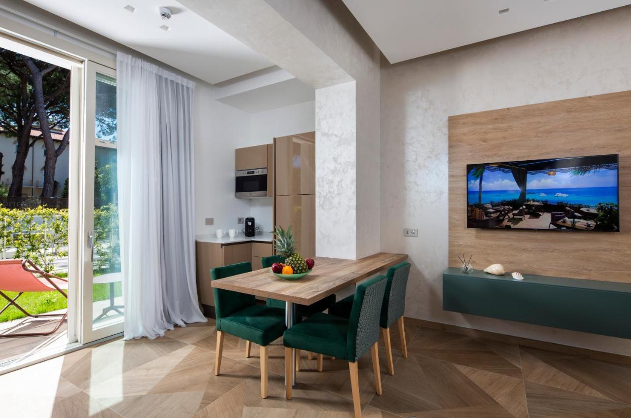Elegance Riccione Aparthotel Exteriör bild