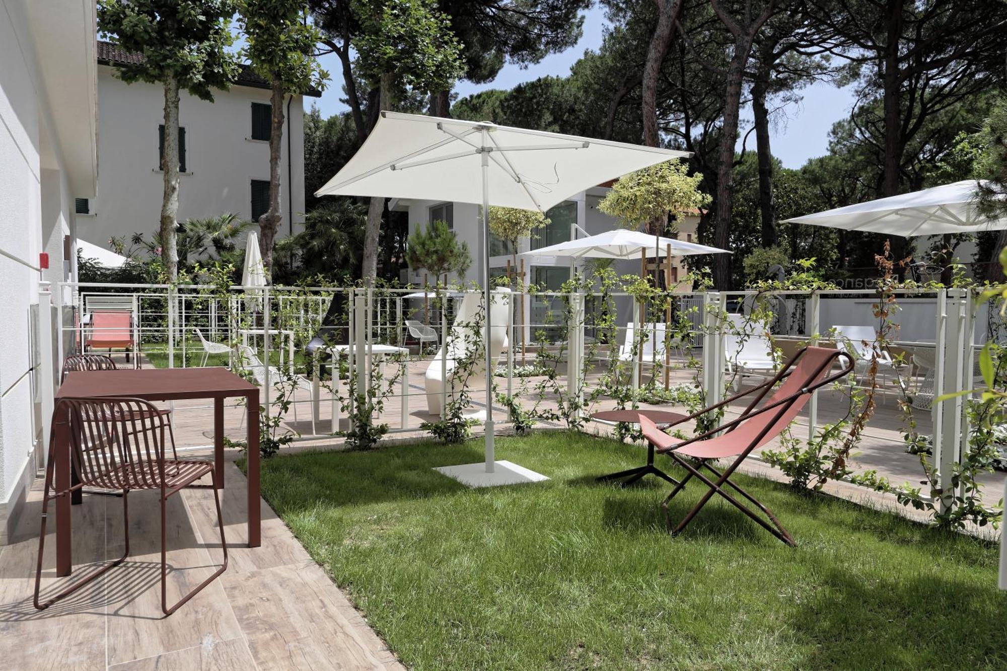 Elegance Riccione Aparthotel Exteriör bild